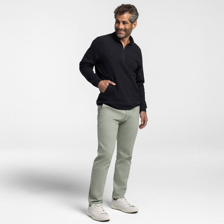 Ash & Erie Black Textured Hybrid Quarter-Zip for Short Men   Hybrid Quarter-Zip