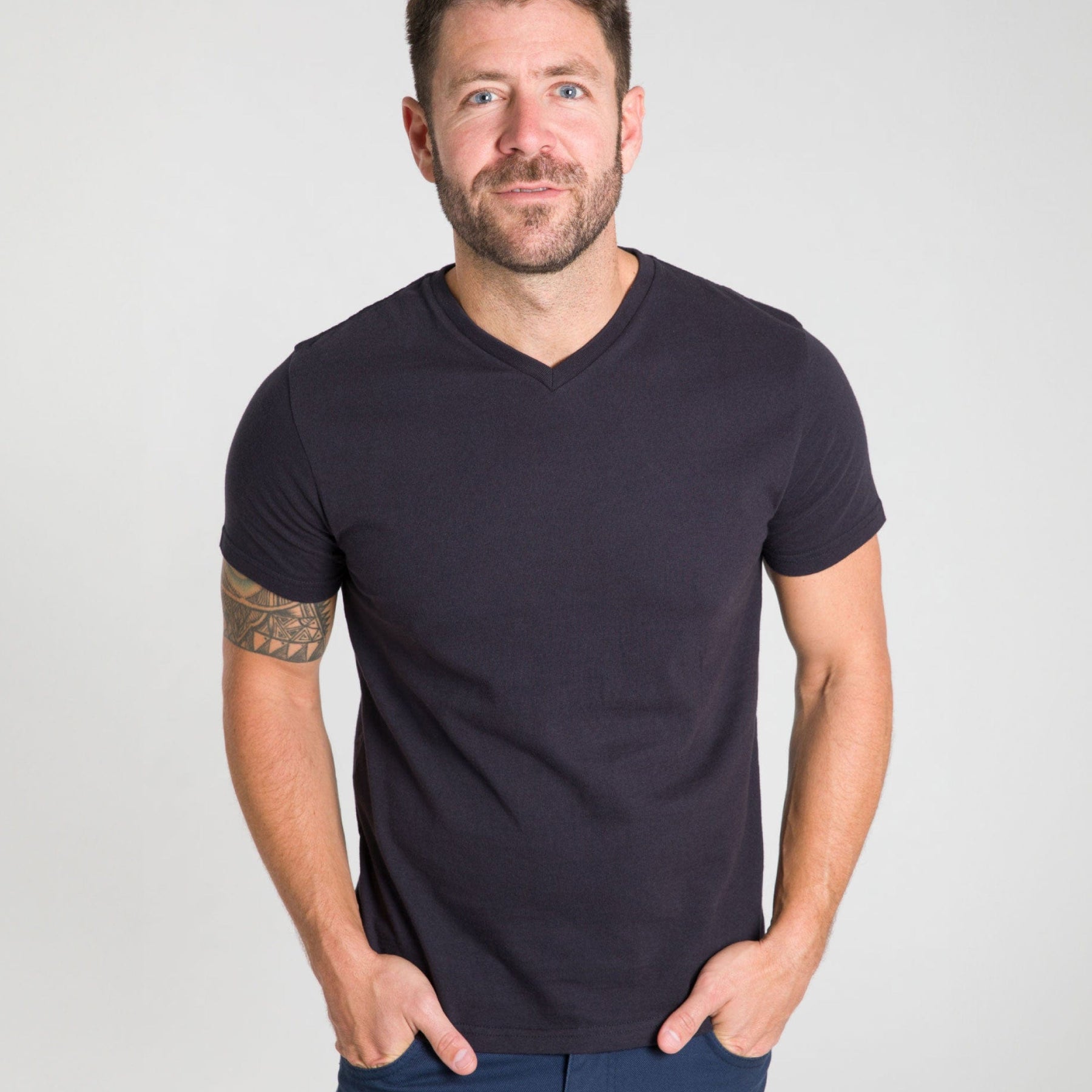Ash & Erie Black V-Crew T-Shirt for Short Men
